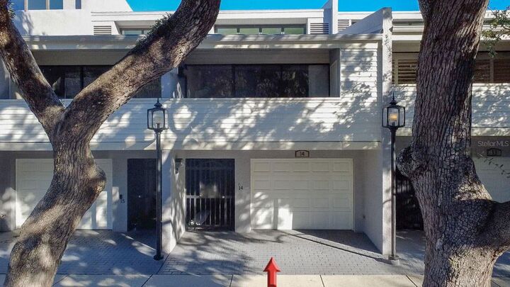 Property Photo: 301 2nd Street N 14 FL 33701