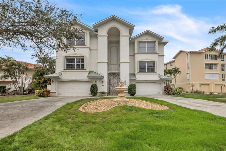 Property Photo:  129 Breakers Court 121  FL 33950 