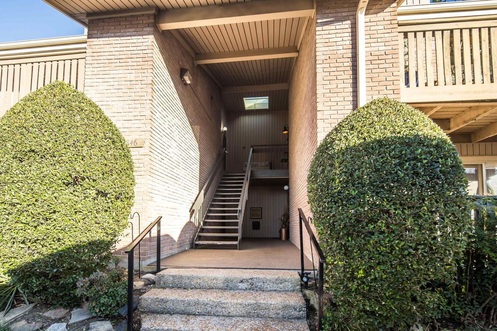 Property Photo:  846 Thistledown Dr 2  TN 38117 