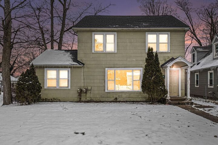 Property Photo:  903 Southworth Terrace  MI 49048 