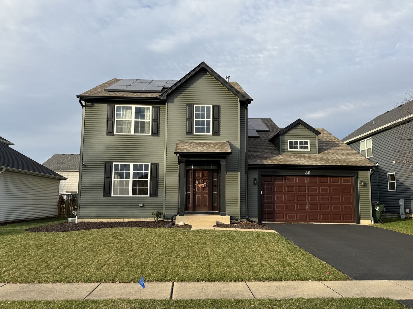 Property Photo:  611 Paris Avenue  IL 60543 