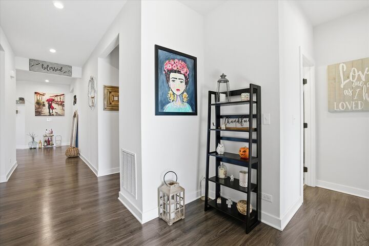 Property Photo:  1851 Glenlake Court  IL 60451 