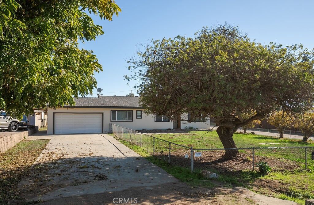 Property Photo:  1548 S Citrus Avenue  CA 92027 