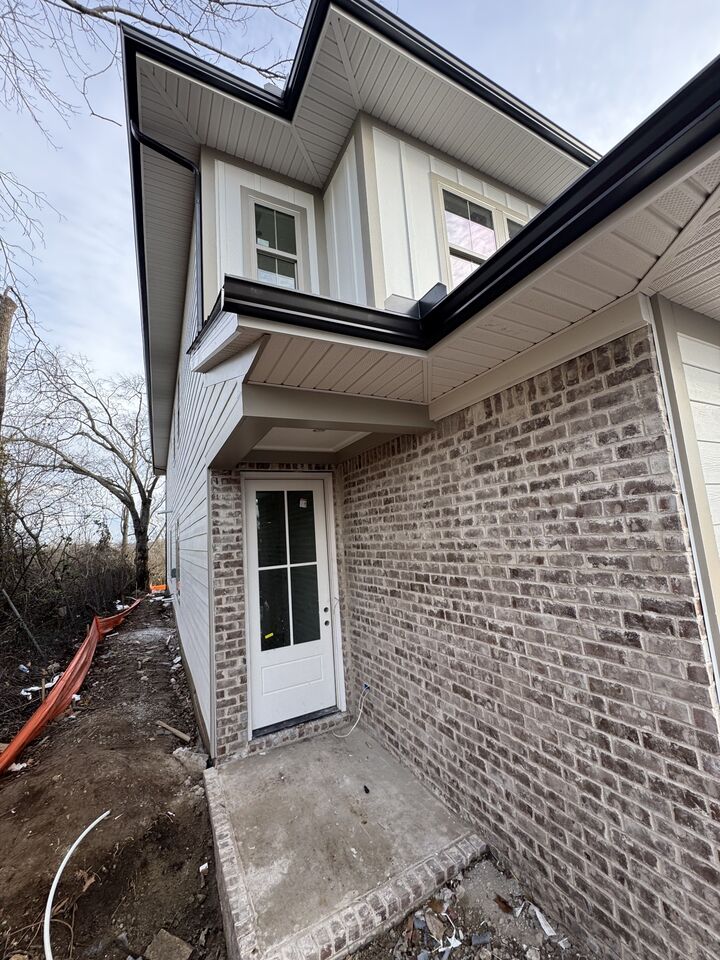 Property Photo:  664 Vernon Ave  TN 37209 