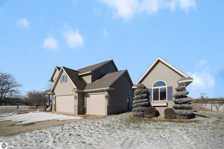 Property Photo:  4349 E Wing Road  MI 48858 