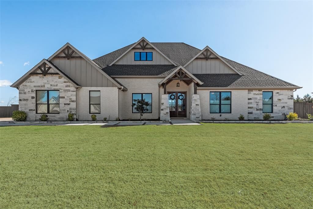 Photo de la propriété:  3070 Stonebriar Drive  TX 75165 