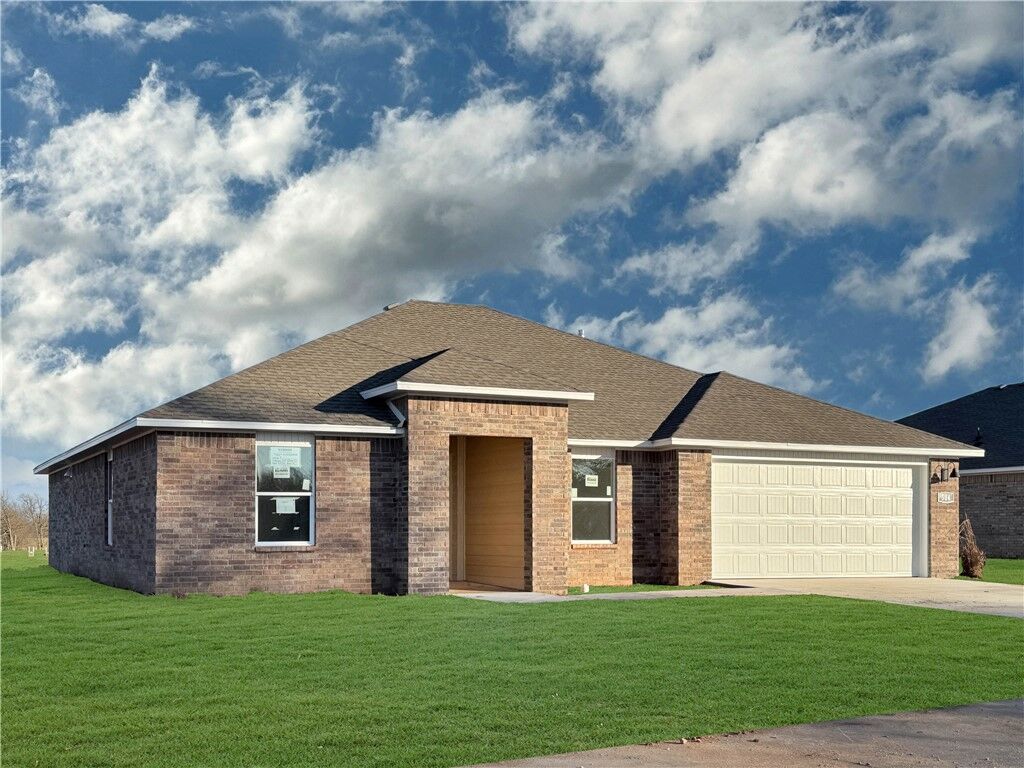 Property Photo:  504 Greer Street  AR 72751 