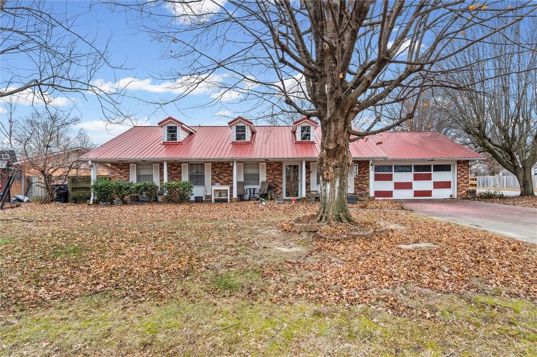 Property Photo:  1915 Dee Avenue  AR 72762 