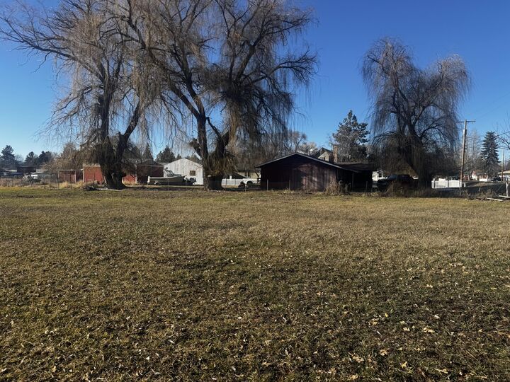 Property Photo:  Walton Drive 1  OR 97603 