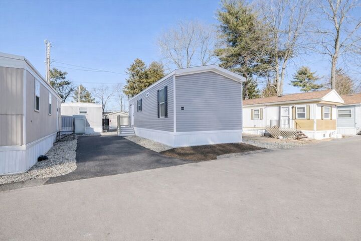 Property Photo:  1346 Newport Ave A-06  MA 02703 