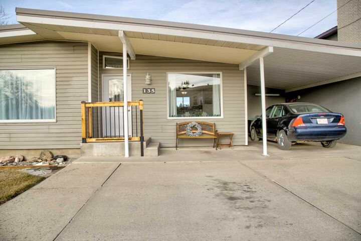 Property Photo: 135 5 Avenue E AB T0K 0K0