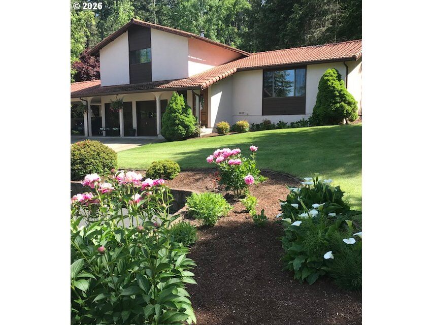 Property Photo: 197 Manderville Ln OR 97471