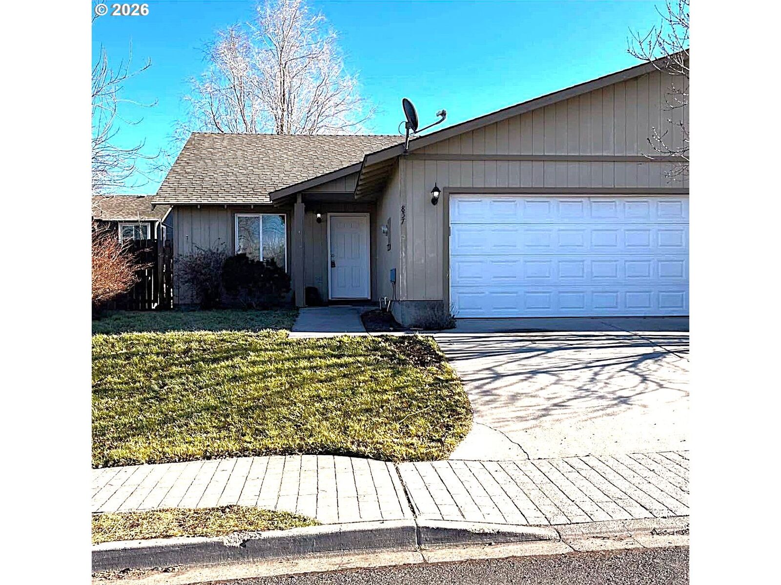 Property Photo: 857 SE Maliah Ave OR 97741