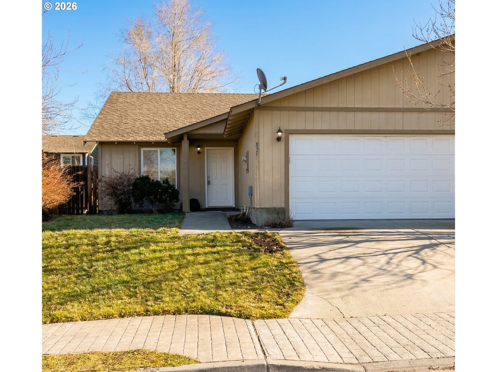 Property Photo: 857 SE Maliah Ave OR 97741