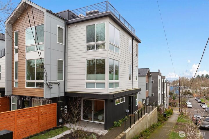 Property Photo:  2915 S Dearborn Street  WA 98144 