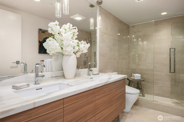 Property Photo:  588  Bell Street 2502S  WA 98121 