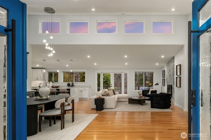 Property Photo:  11007  126th Avenue NE  WA 98033 