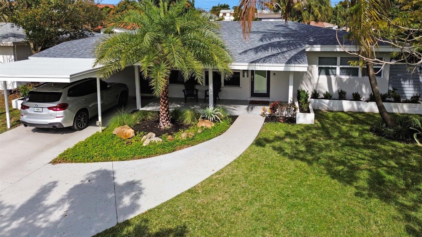 Property Photo:  833 NE 17th Court  FL 33305 