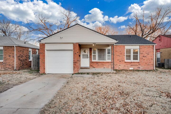 Property Photo:  2320 S Alameda Pl  KS 67211 