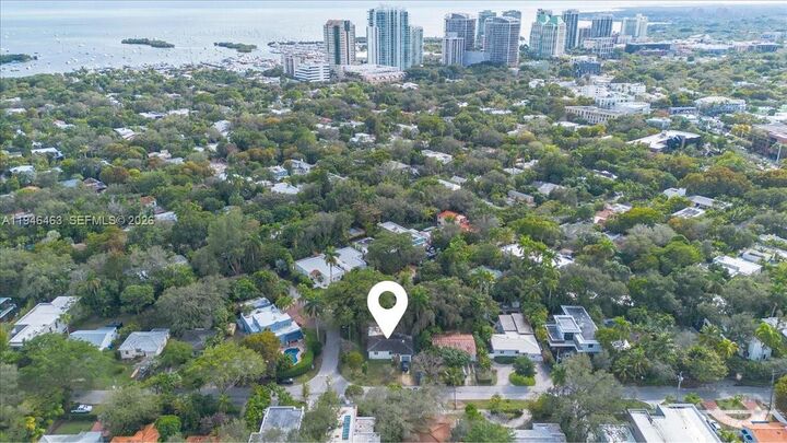 Property Photo:  2500 Overbrook St  FL 33133 