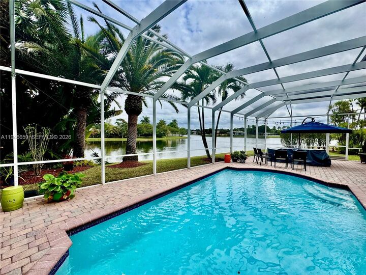 Property Photo:  3905 Osprey Ct  FL 33331 