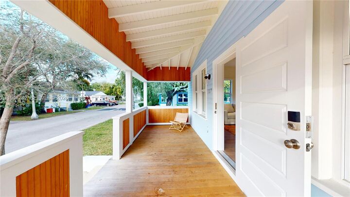 Property Photo:  117 Florida Ave  FL 33133 