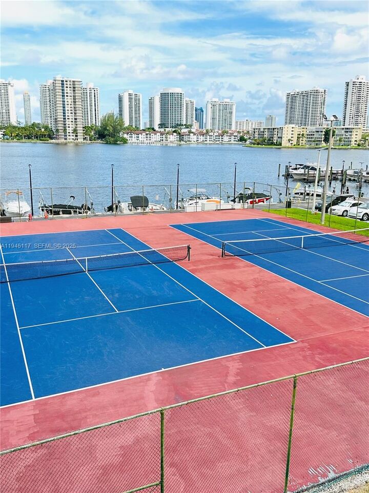 Property Photo:  2750 NE 183rd St 1607  FL 33160 