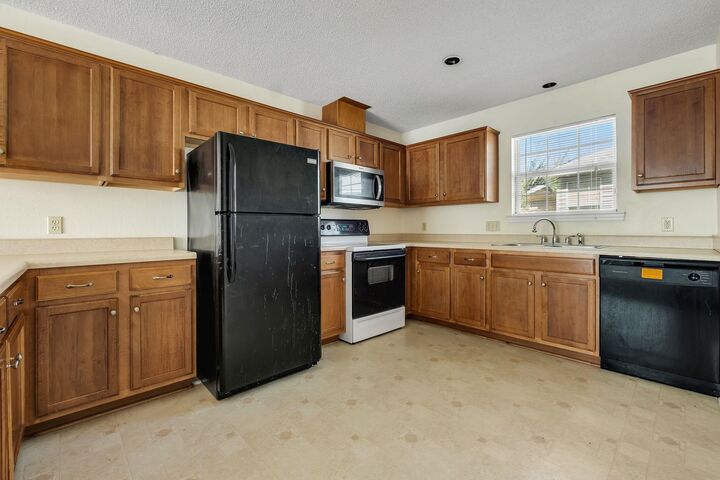 Property Photo:  872 Medical Commons Drive  FL 32310 