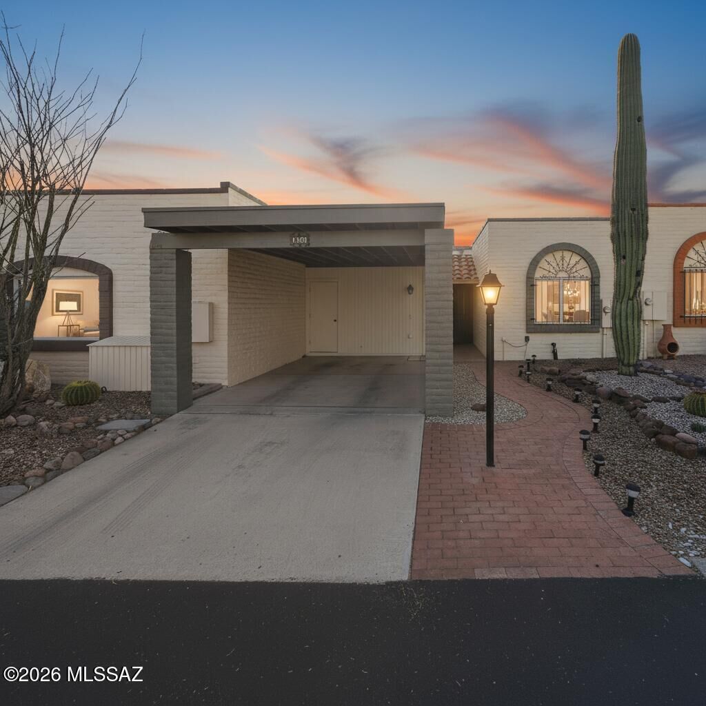 Property Photo:  1407 W Camino Calderon  AZ 85622 