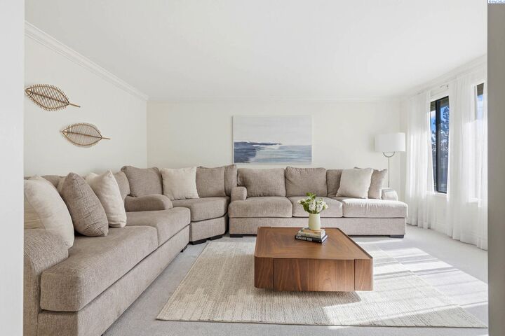 Property Photo: 242 W Greenview Dr. WA 99352
