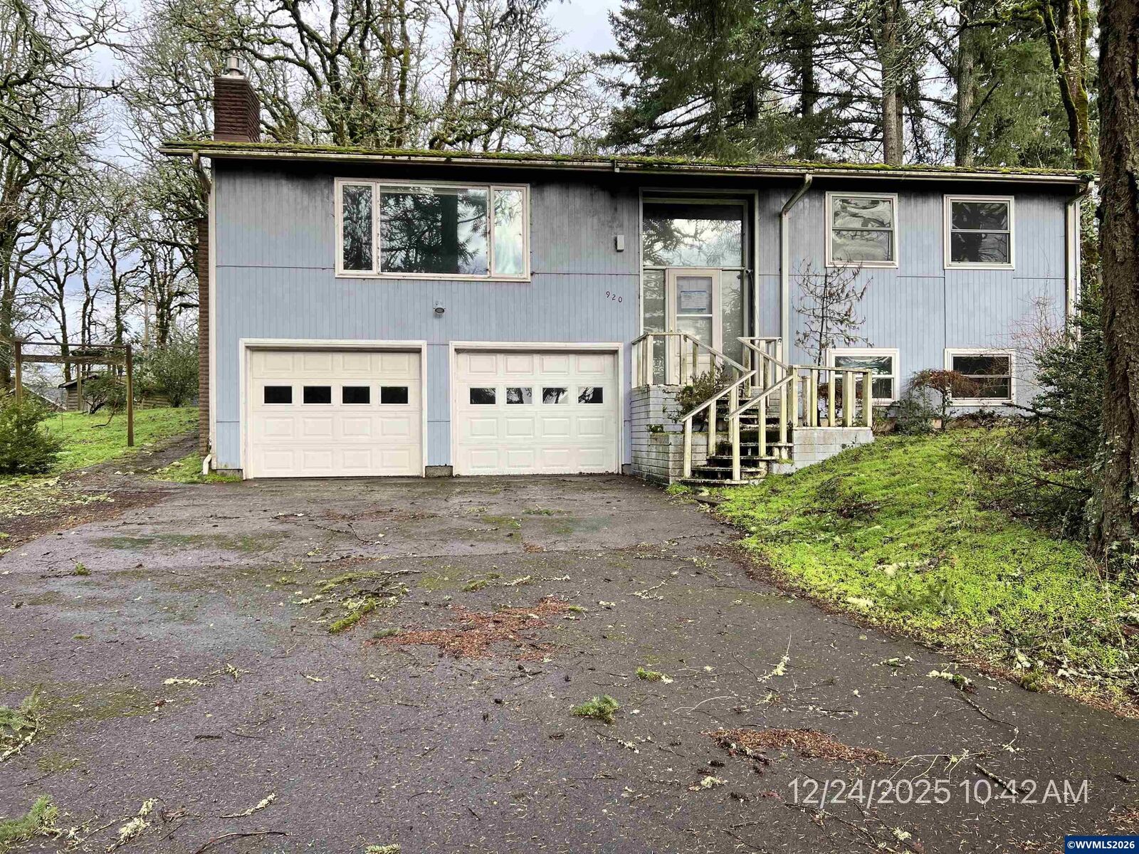 Property Photo:  920 NW Edgewood Dr  OR 97321 