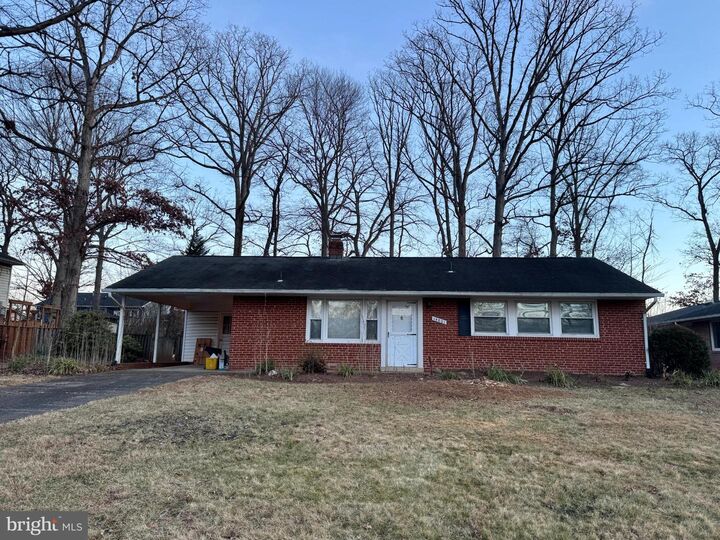 Property Photo: 14801 Carlbern Drive VA 20120