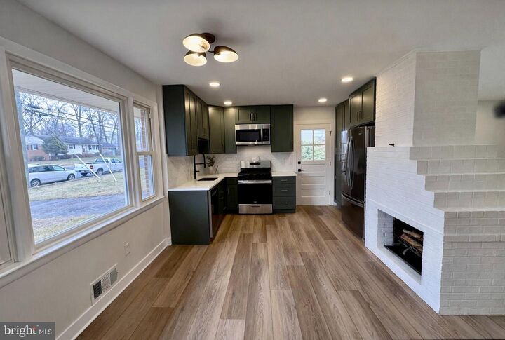 Property Photo:  14801 Carlbern Drive  VA 20120 