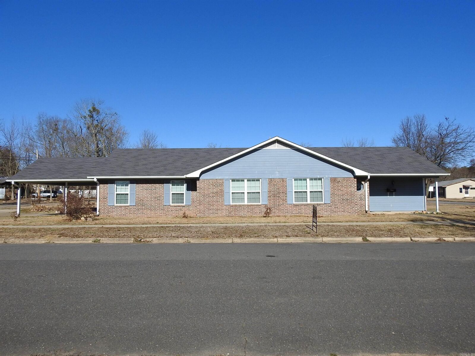 Property Photo:  801 Hickory  AR 71953 