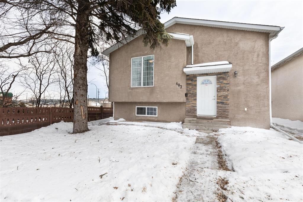 Property Photo:  403 Kensington Street  MB R3J 1J6 