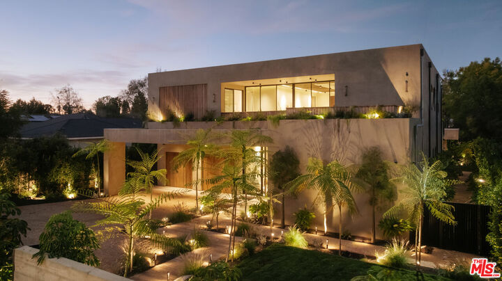 Property Photo:  18911 Ringling St  CA 91356 