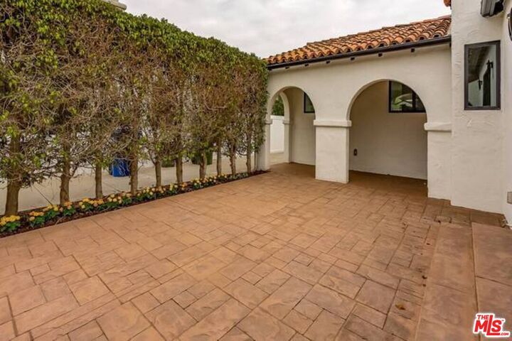 Property Photo:  10634 Wellworth Ave  CA 90024 