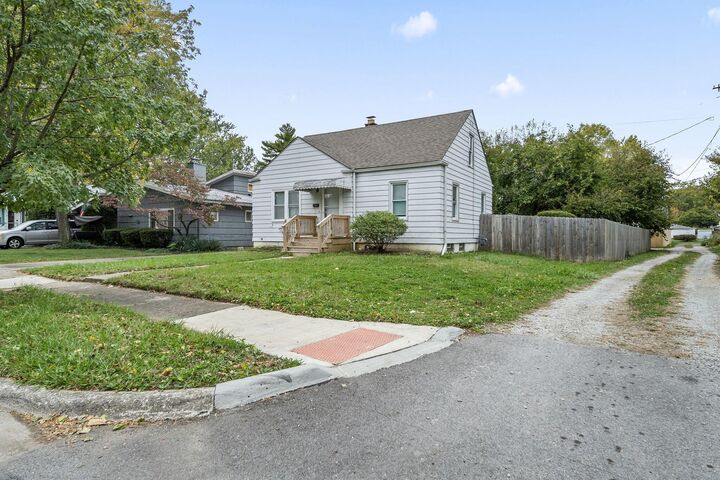 Property Photo:  1077 Kenilworth Place  OH 43209 