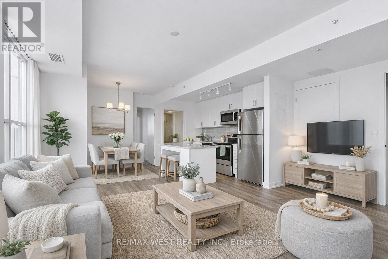 Property Photo:  550 North Service Road 401  ON L3M 4E8 