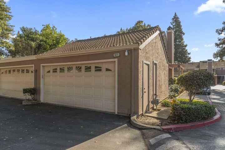 Property Photo:  3833 Burton Cmn  CA 94536 