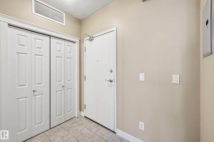 Photo de la propriété:  9939 109 Street NW 1407  AB T5K 1H6 
