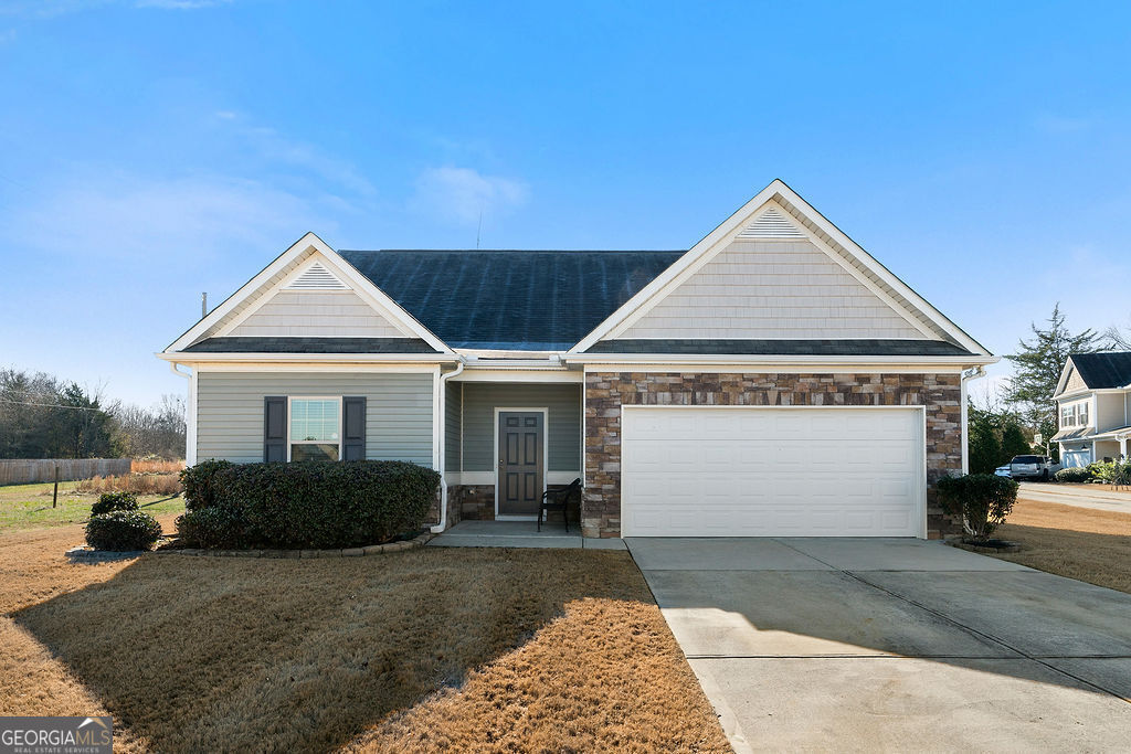 Property Photo: 98 Oak Ridge Drive GA 30104