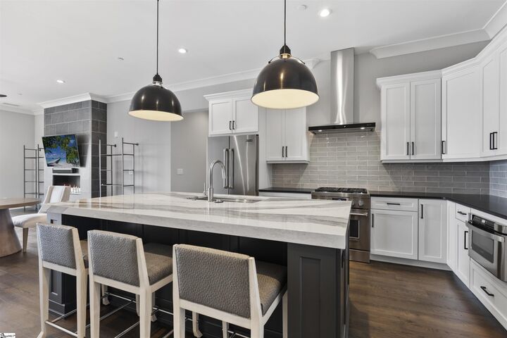 Property Photo:  110 N Markley Street Unit 304  SC 29601 