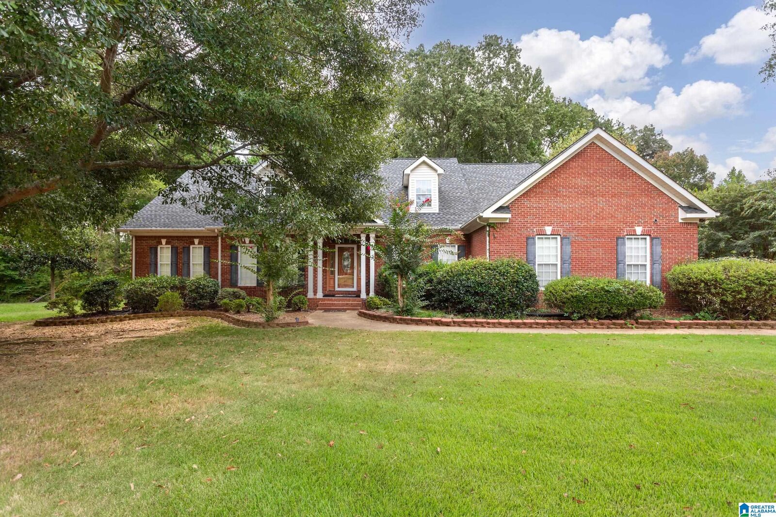 Property Photo: 40 Manor Place AL 36203