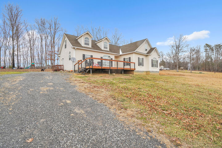 Property Photo: 423 Briar Ridge Rd WV 24951