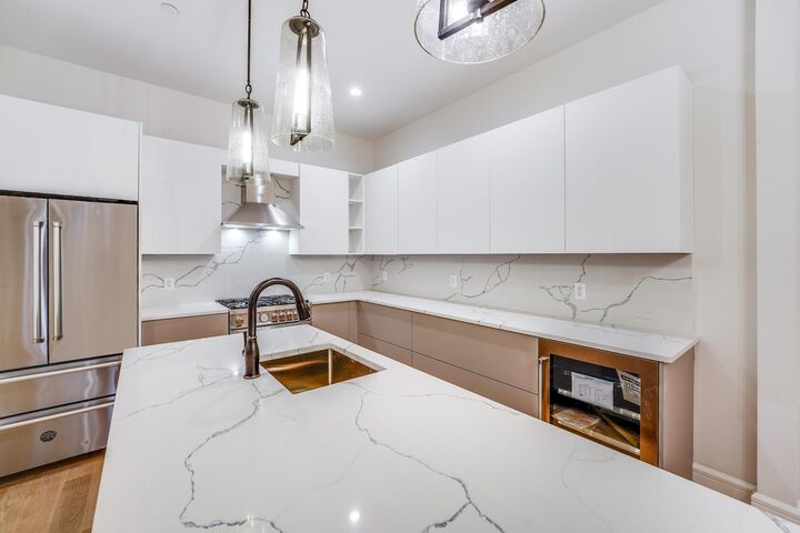 Property Photo:  1021 Washington St 2  NJ 07030 