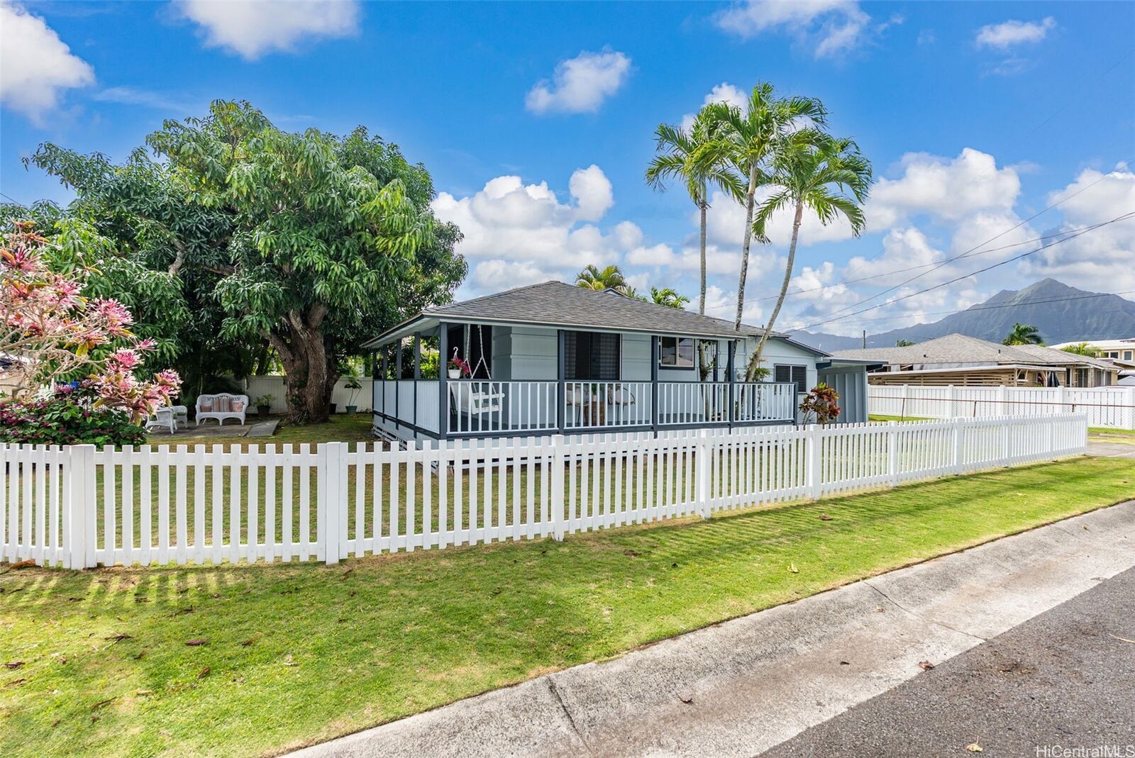 Property Photo:  557 Kipuka Place  HI 96734 