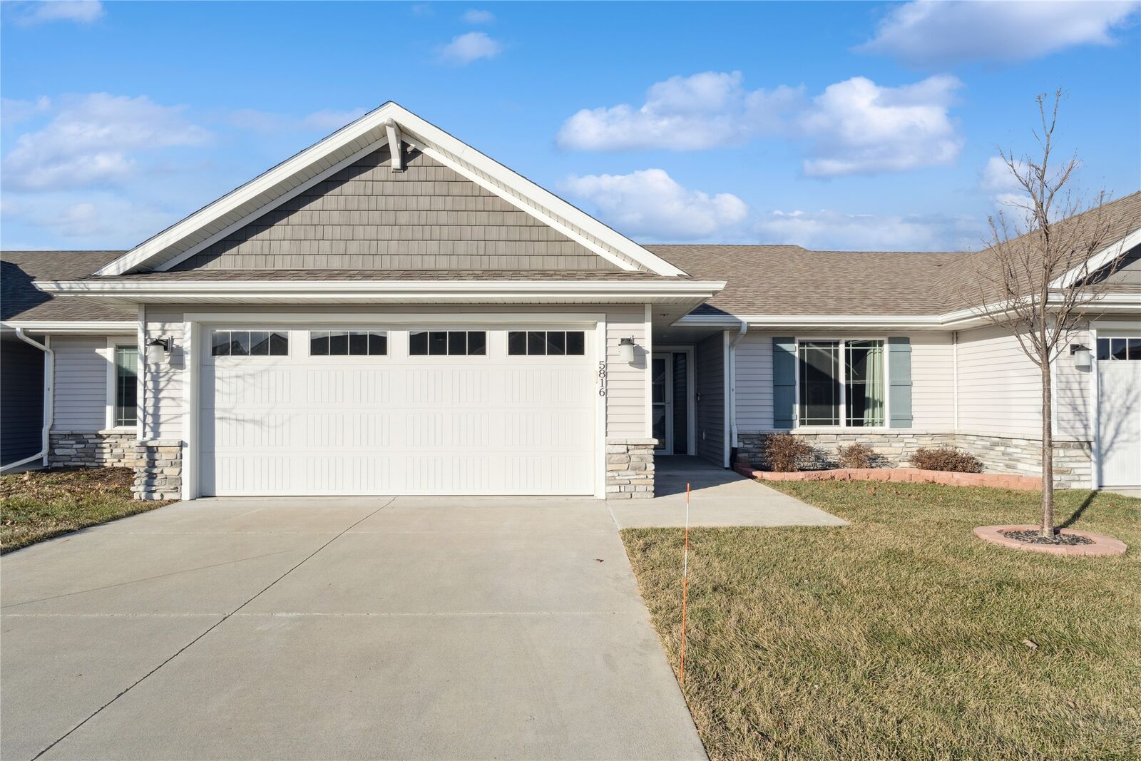 Property Photo:  5816 SE 22nd Court  IA 50320 