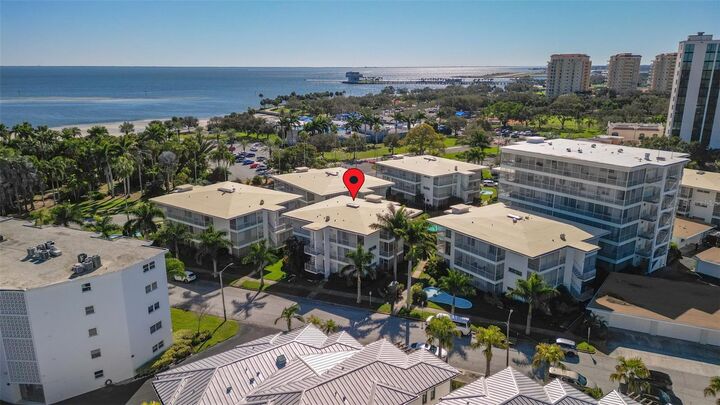 Property Photo:  1036 North Shore Drive NE 1  FL 33701 