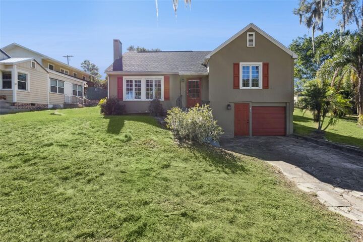 Property Photo:  844 S Lakeshore Boulevard  FL 33853 